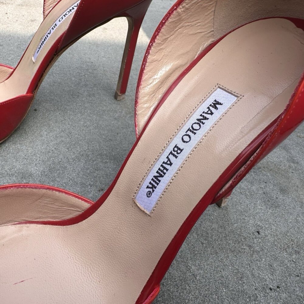 MANOLO BLAHNIK PATENT LEATHER RED D'ORSAY PUMP - Picture 3 of 5